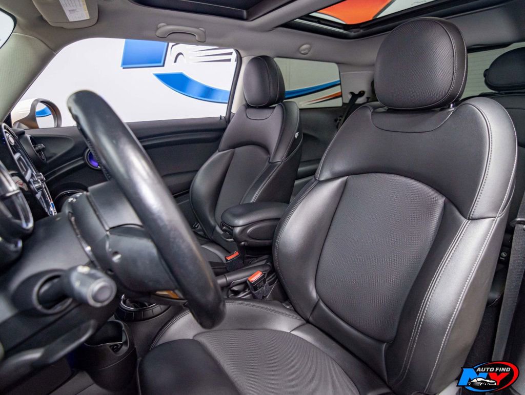 Used 2014 MINI Cooper 2-Door Hardtop image 15