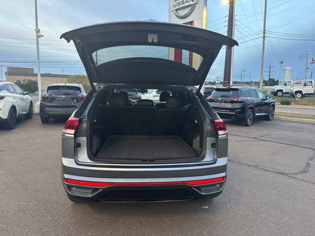 Used 2021 Volkswagen Atlas Cross Sport SEL image 19