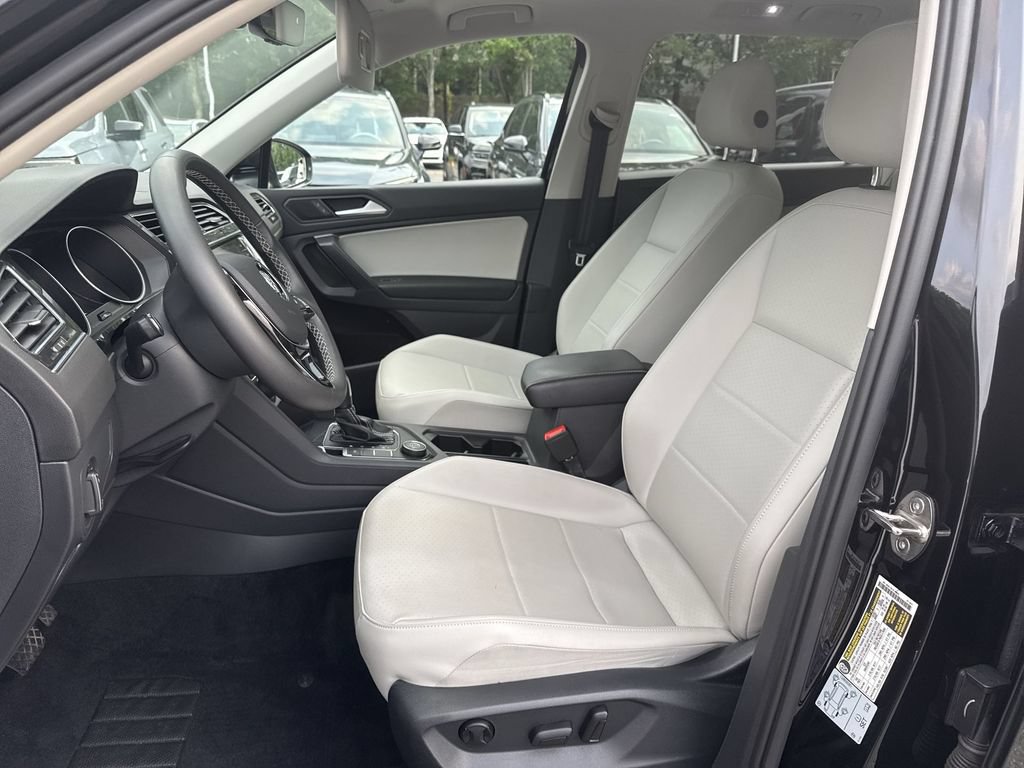 Used 2021 Volkswagen Tiguan SEL AWD/4WD image 13