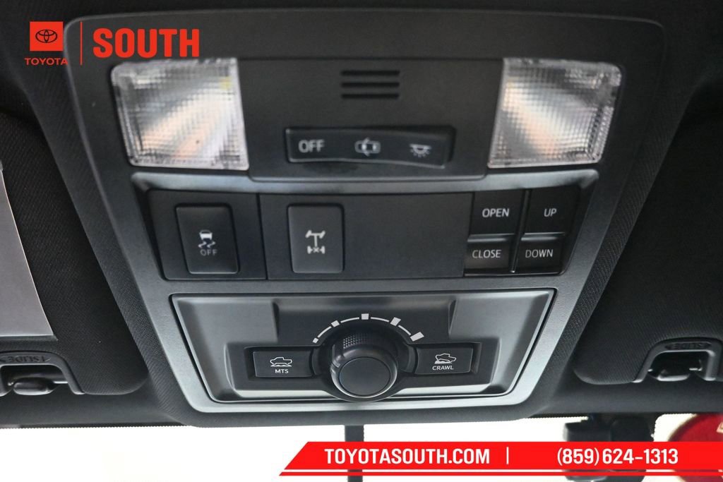 Used 2016 Toyota Tacoma TRD Off-Road AWD/4WD image 21