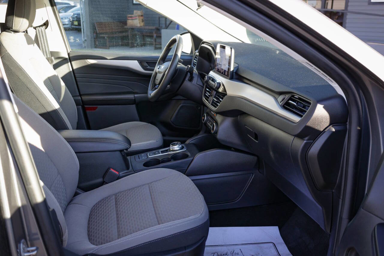 Used 2022 Ford Escape SE w/ Cold Weather Package image 22