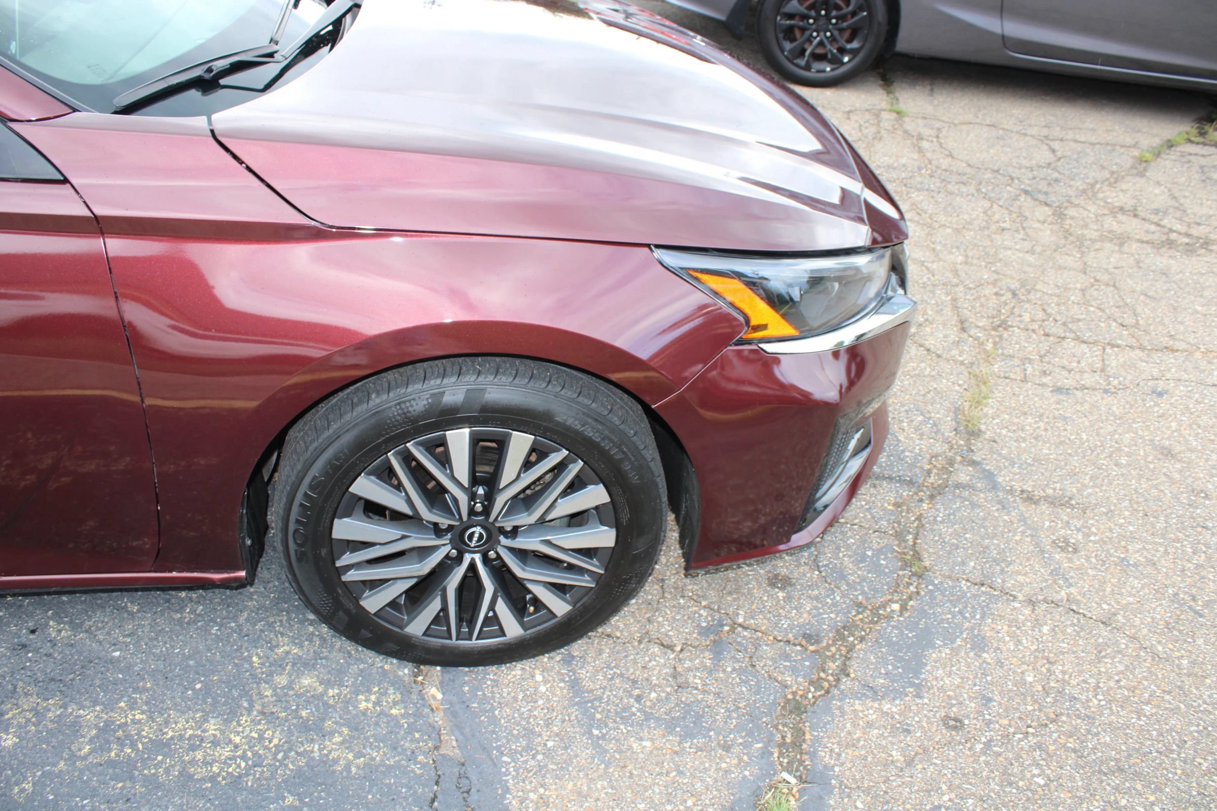 Used 2024 Nissan Altima 2.5 SV FWD image 26