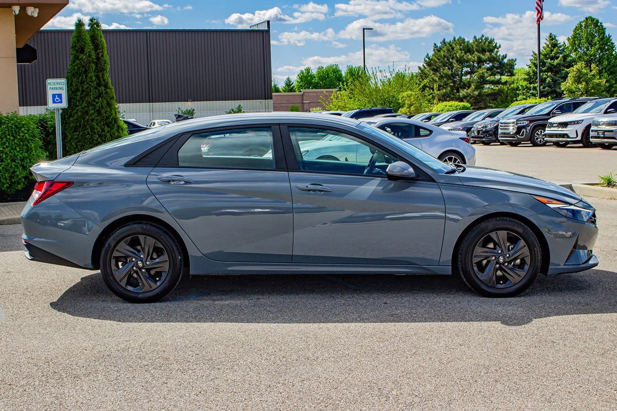 Used 2022 Hyundai Elantra SEL w/ Convenience Package FWD image 11