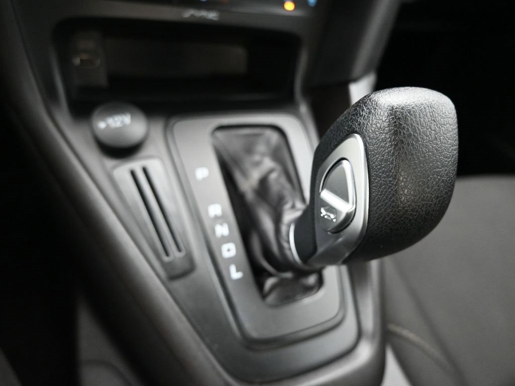 Used 2018 Ford Focus SE image 18