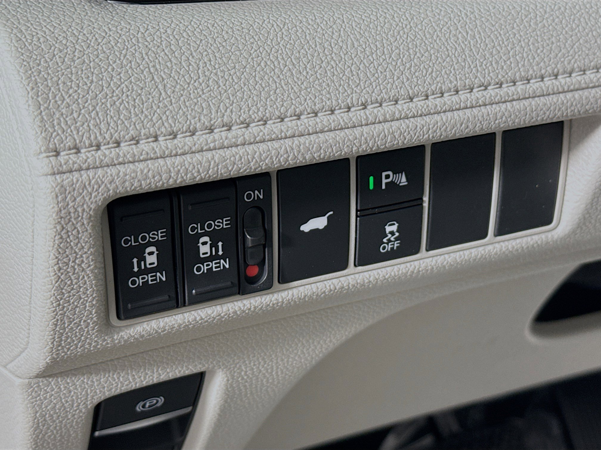 New 2026 Honda Odyssey Touring image 9