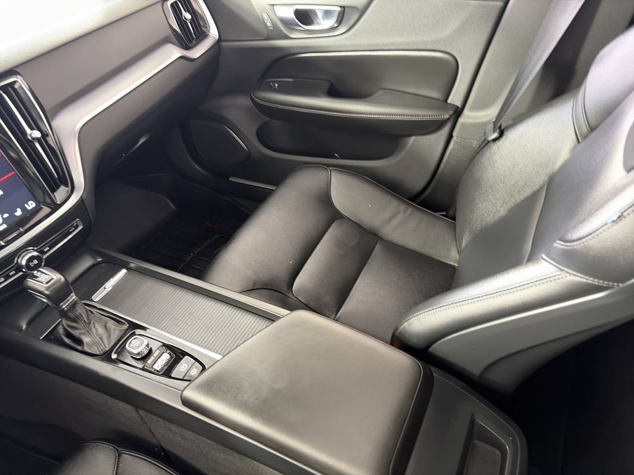 Used 2019 Volvo S60 T5 Momentum FWD image 22