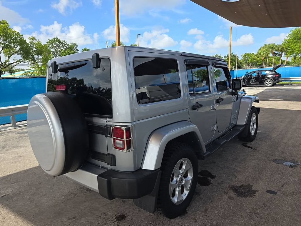 Used 2015 Jeep Wrangler Unlimited Sahara w/ Connectivity Group AWD/4WD image 6