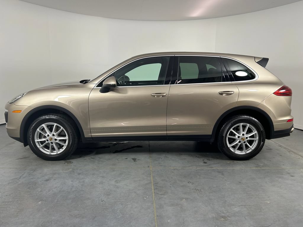 Used 2016 Porsche Cayenne AWD/4WD image 2