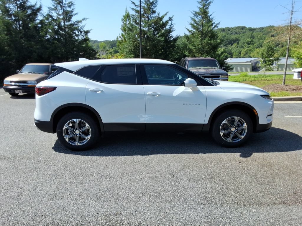 New 2026 Chevrolet Blazer LT FWD image 4