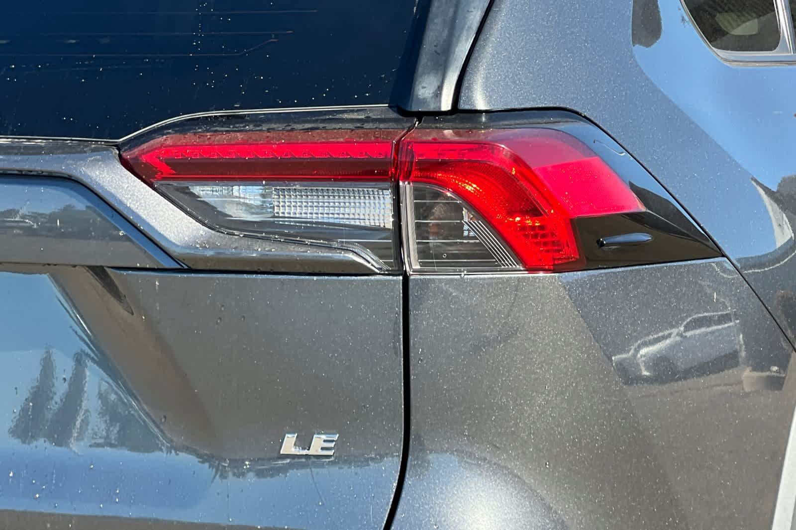 Used 2019 Toyota RAV4 LE FWD image 30