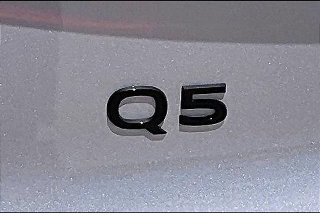 Used 2025 Audi Q5 Premium Plus w/ Premium Plus AWD/4WD image 33