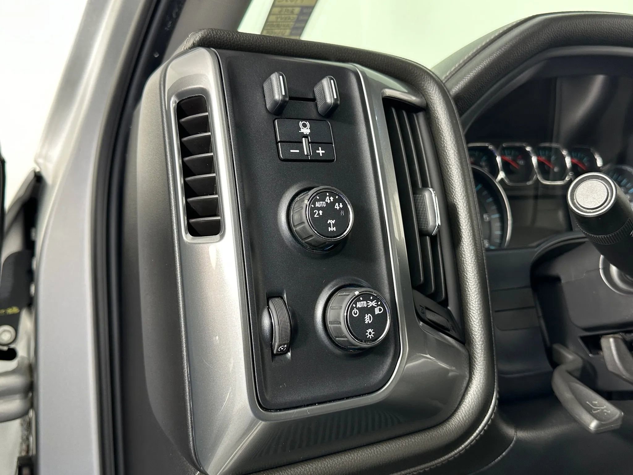 Used 2016 Chevrolet Silverado 1500 LTZ Z71 w/ LTZ Plus Package image 29