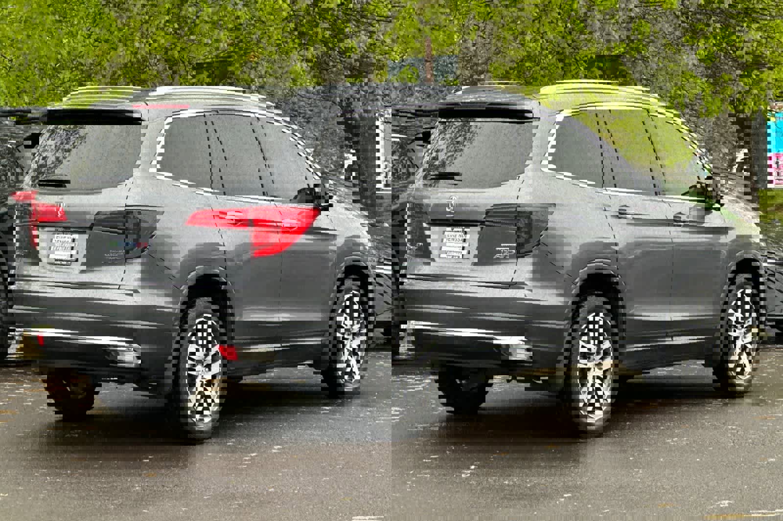 Used 2016 Honda Pilot Touring image 2