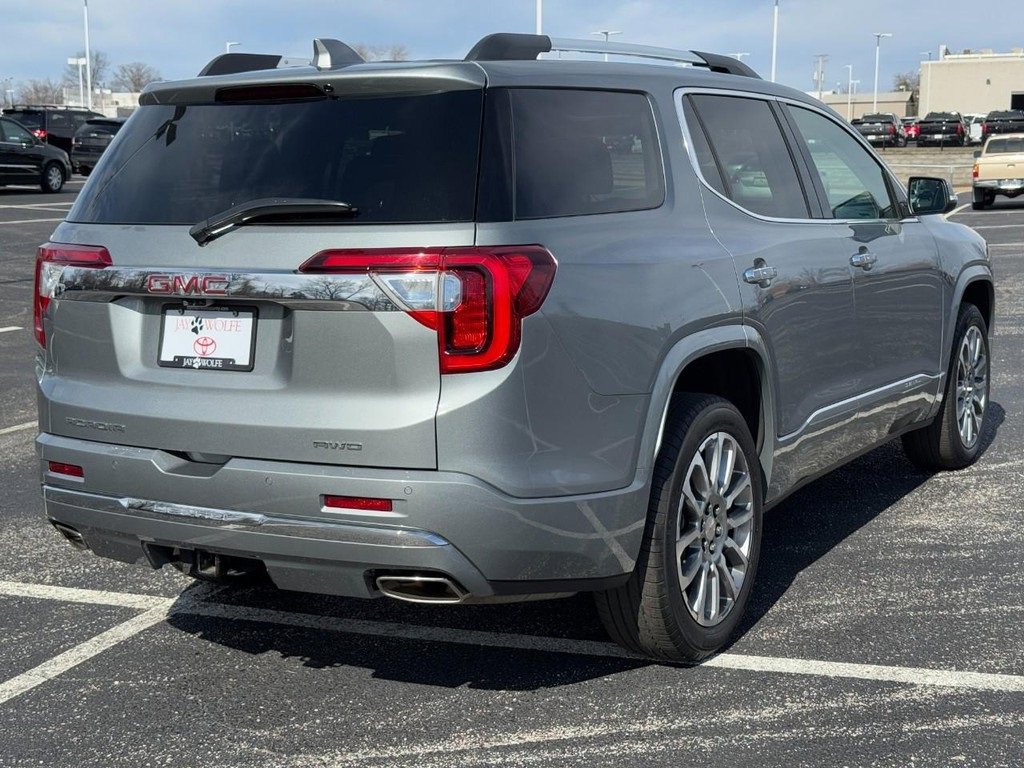 Used 2023 GMC Acadia Denali w/ Denali Ultimate Package image 3