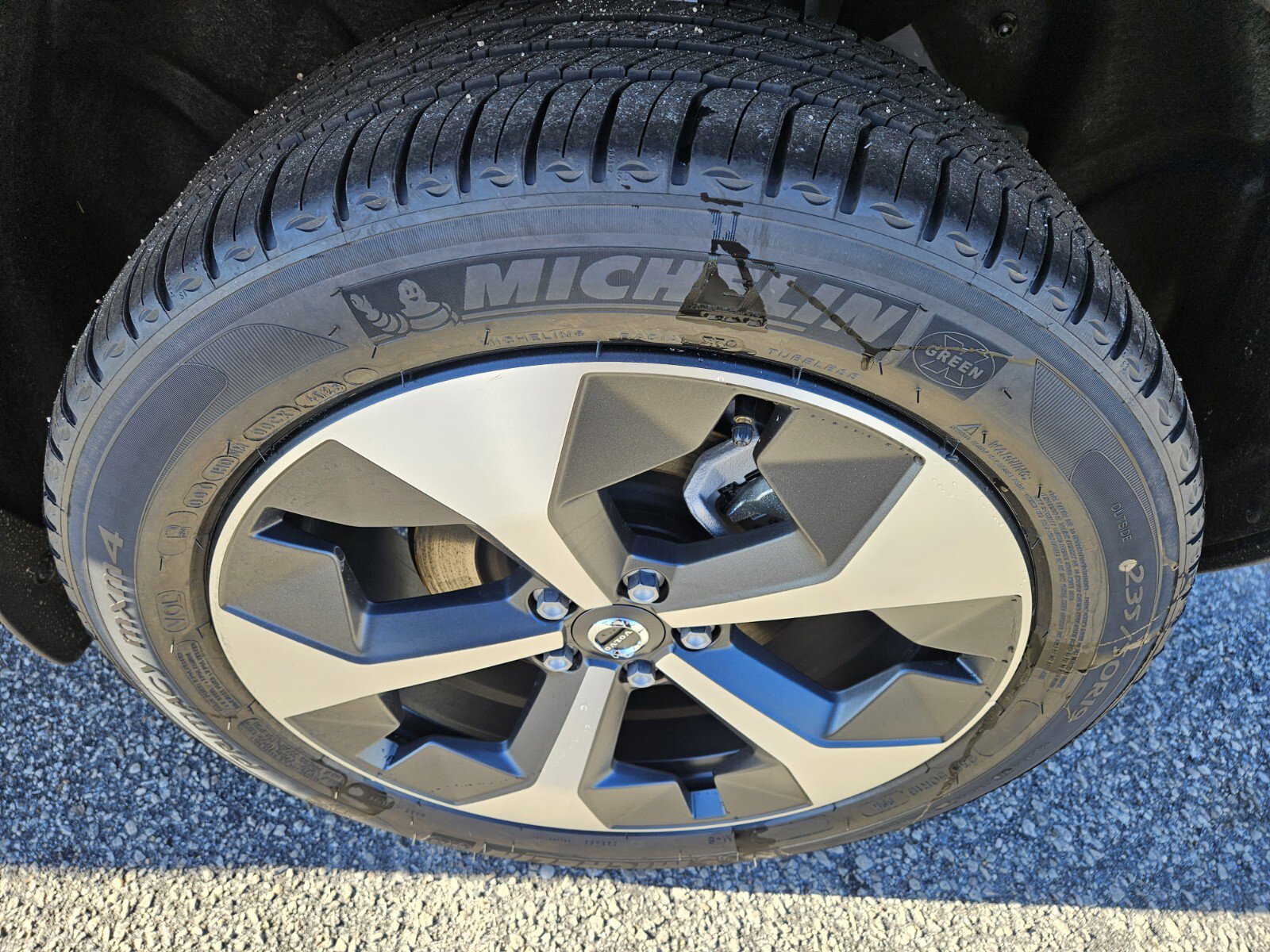 New 2026 Volvo XC40 B4 Plus w/ Climate Package image 11