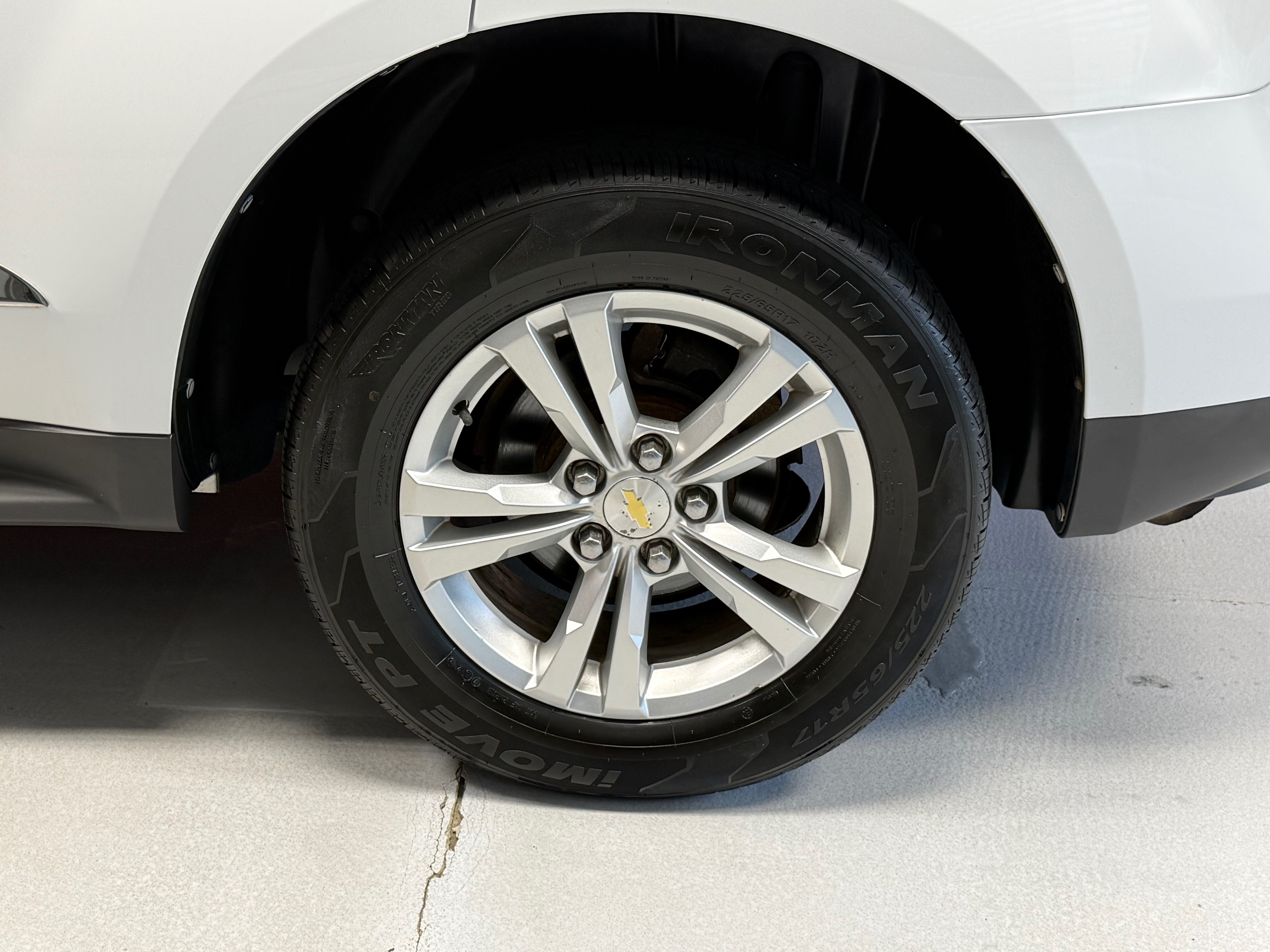 Used 2012 Chevrolet Equinox LS FWD image 3
