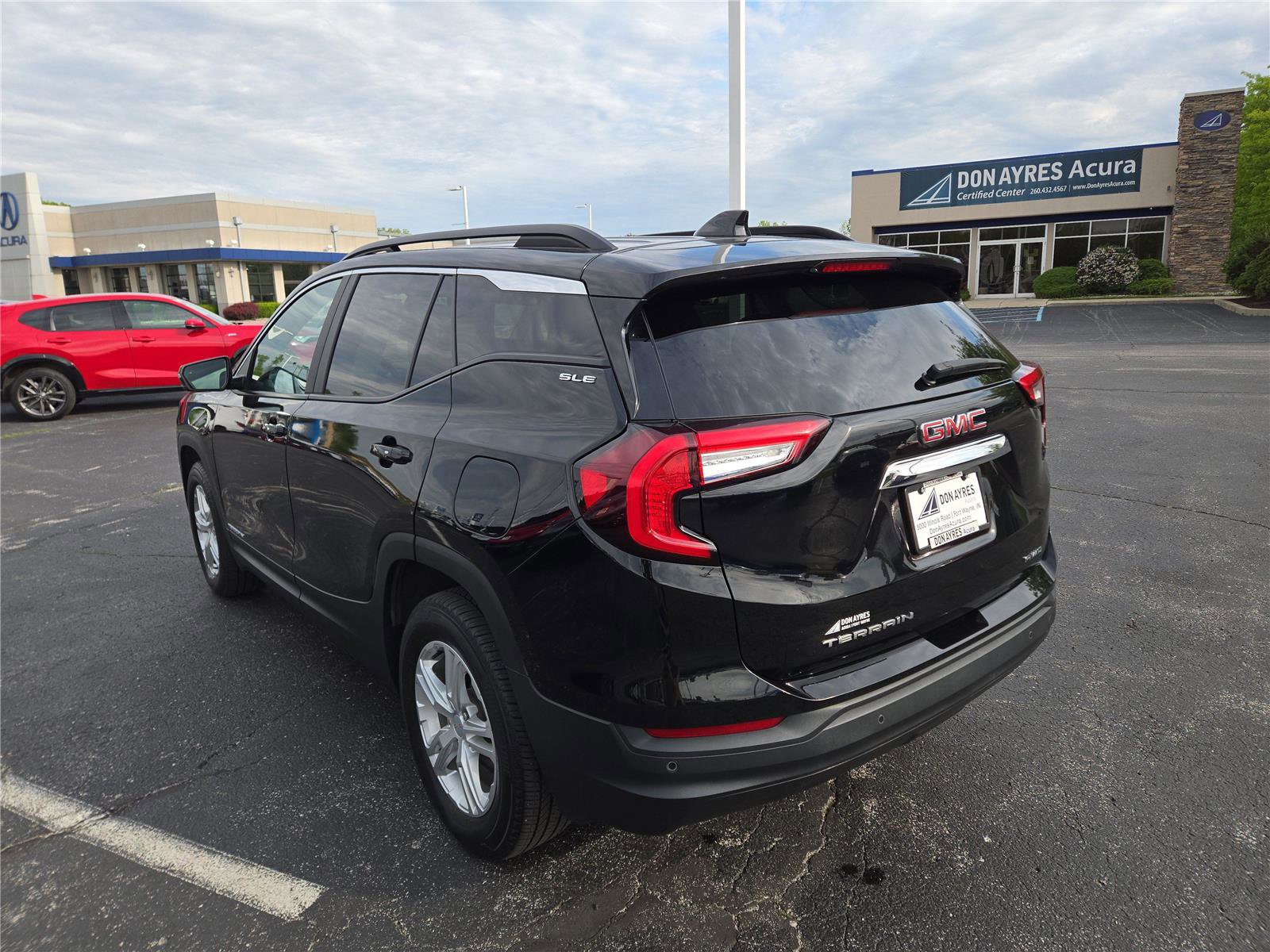 Used 2023 GMC Terrain SLE w/ Driver Convenience Package AWD/4WD image 25