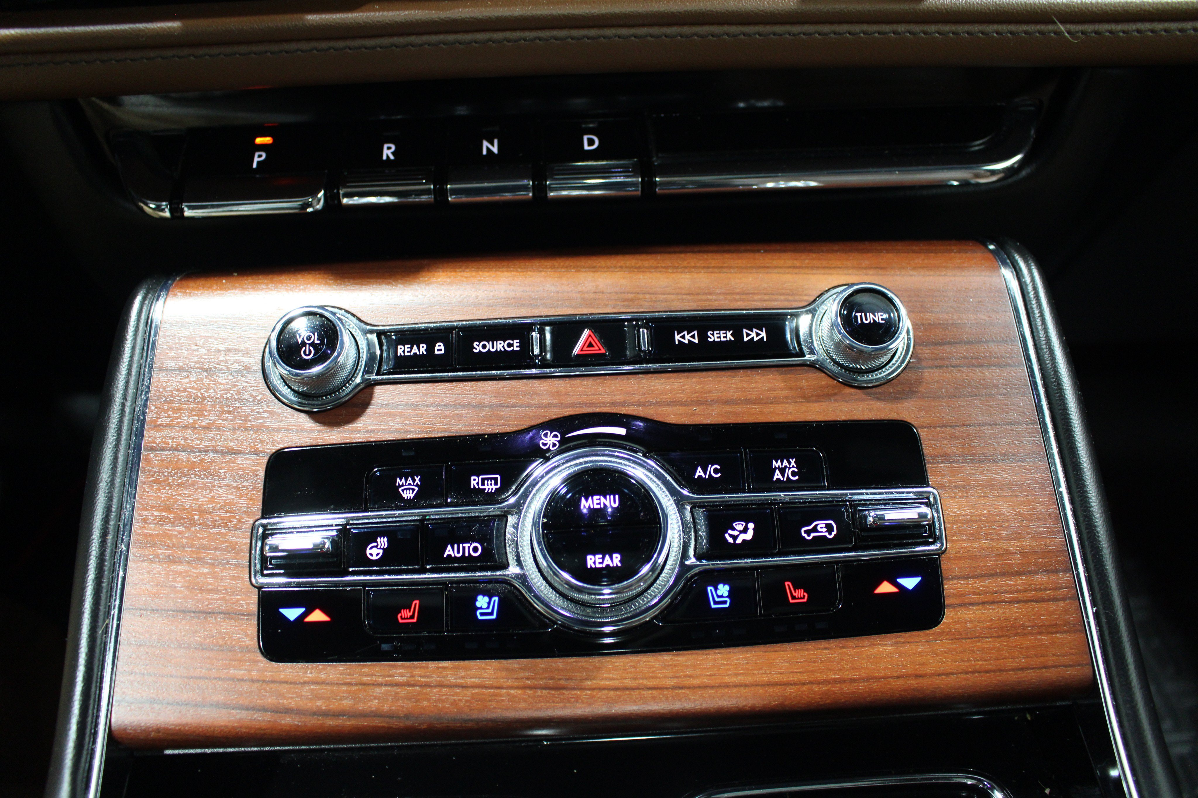 Certified 2023 Lincoln Aviator Grand Touring w/ Equipment Group 301A AWD/4WD image 18
