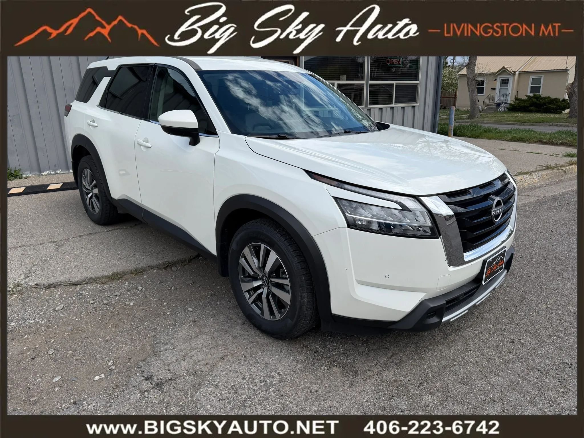 Used 2024 Nissan Pathfinder SL