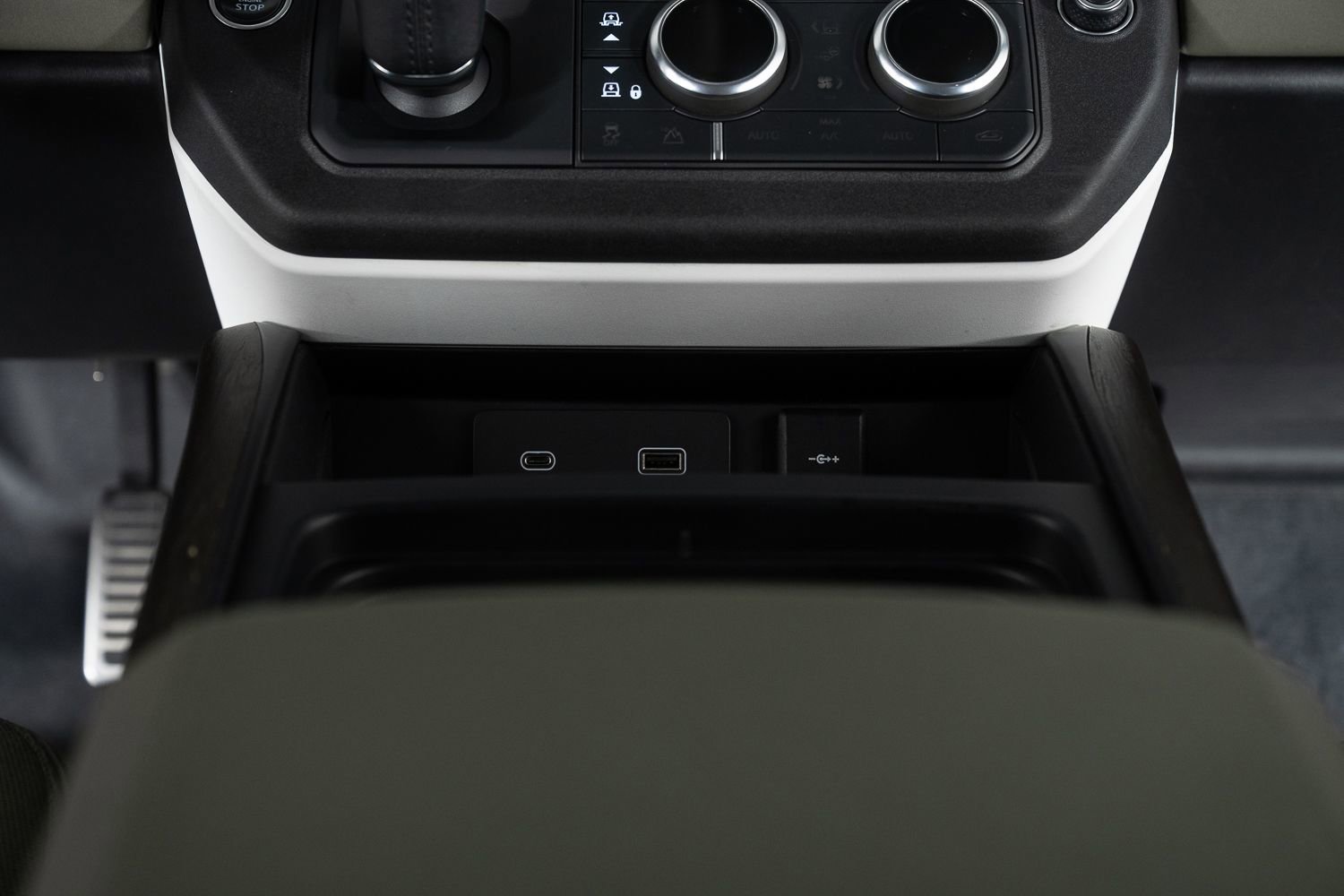 Used 2020 Land Rover Defender 110 S image 35