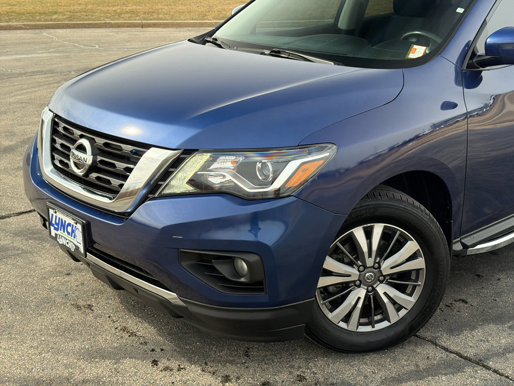 Used 2019 Nissan Pathfinder SV image 8