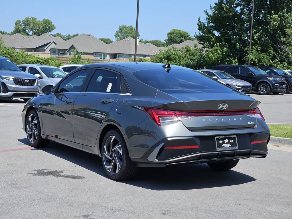 New 2026 Hyundai Elantra Limited FWD image 5