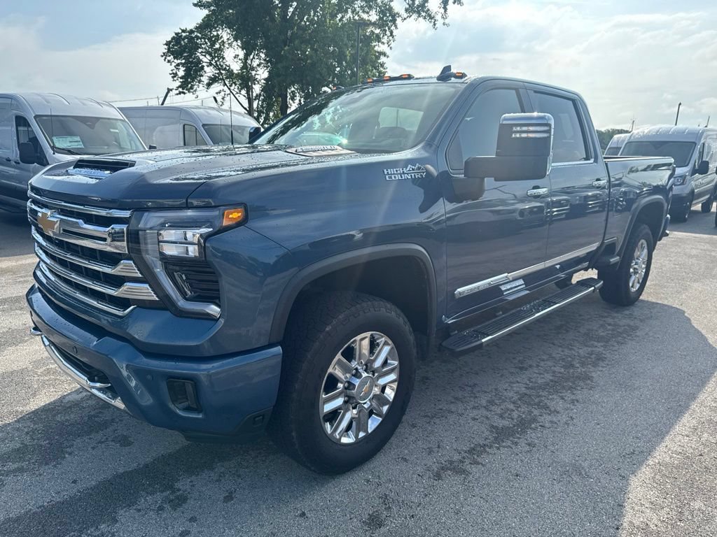 Used 2026 Chevrolet Silverado 2500 High Country w/ Technology Package AWD/4WD image 8