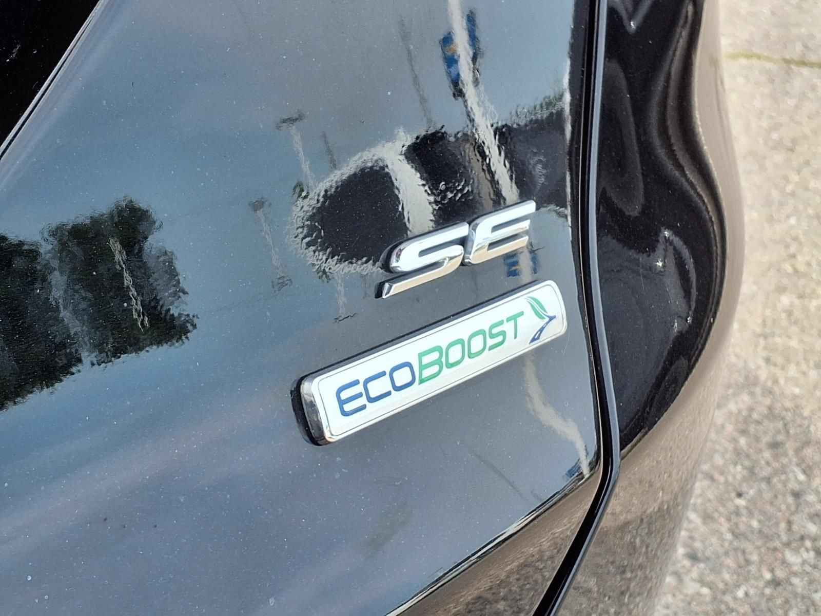 Used 2018 Ford Fusion SE w/ Equipment Group 201A FWD image 9