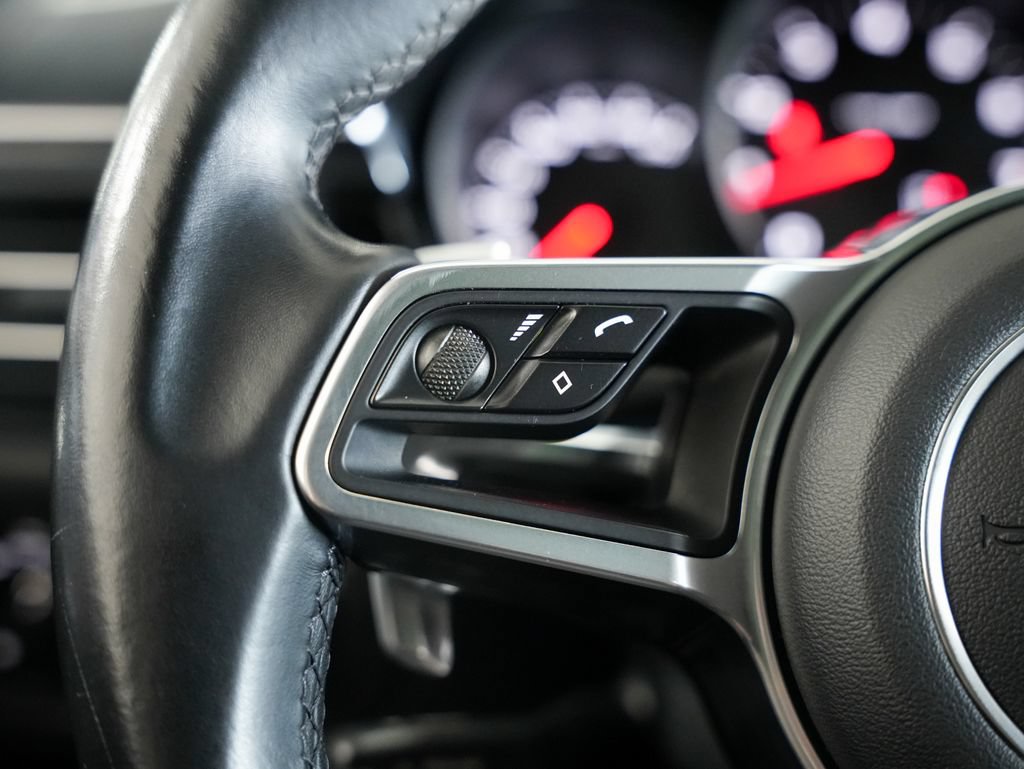 Used 2020 Porsche Macan AWD/4WD image 15