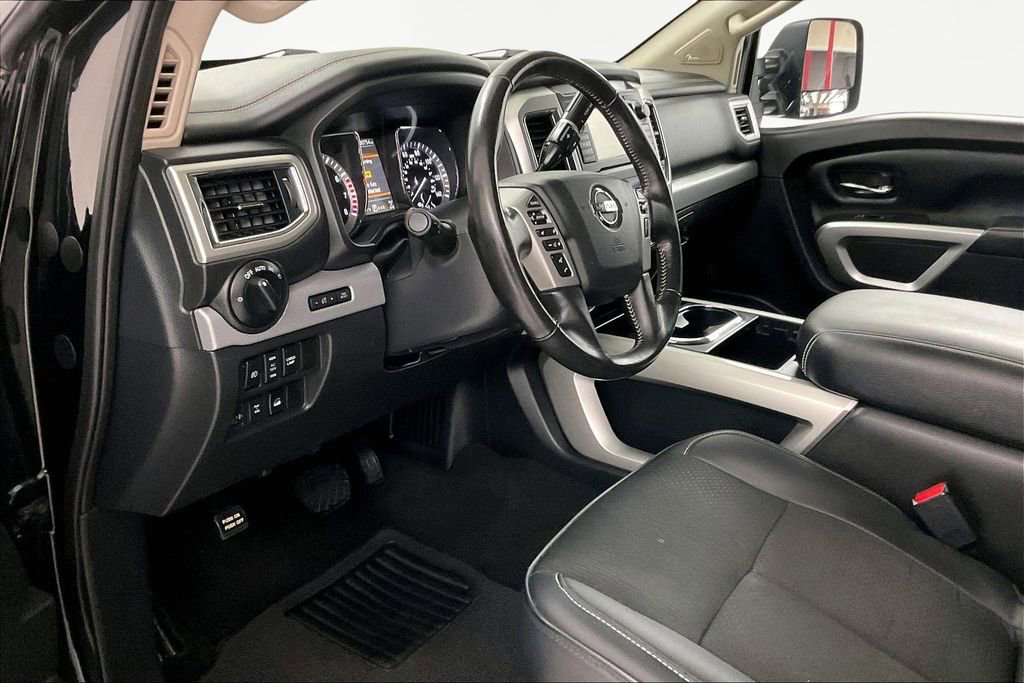 Used 2019 Nissan Titan PRO-4X w/ Pro-4x Utility Package image 17