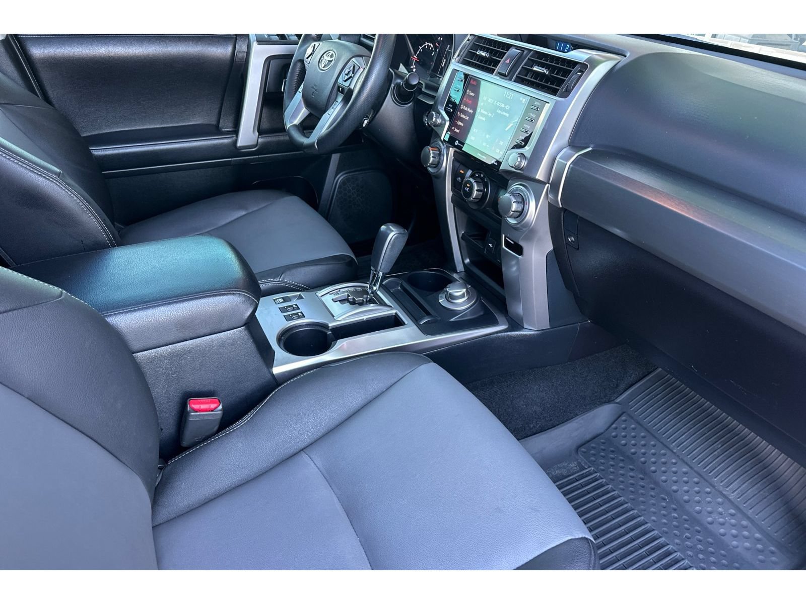 Used 2022 Toyota 4Runner SR5 Premium w/ Moonroof Package AWD/4WD image 19