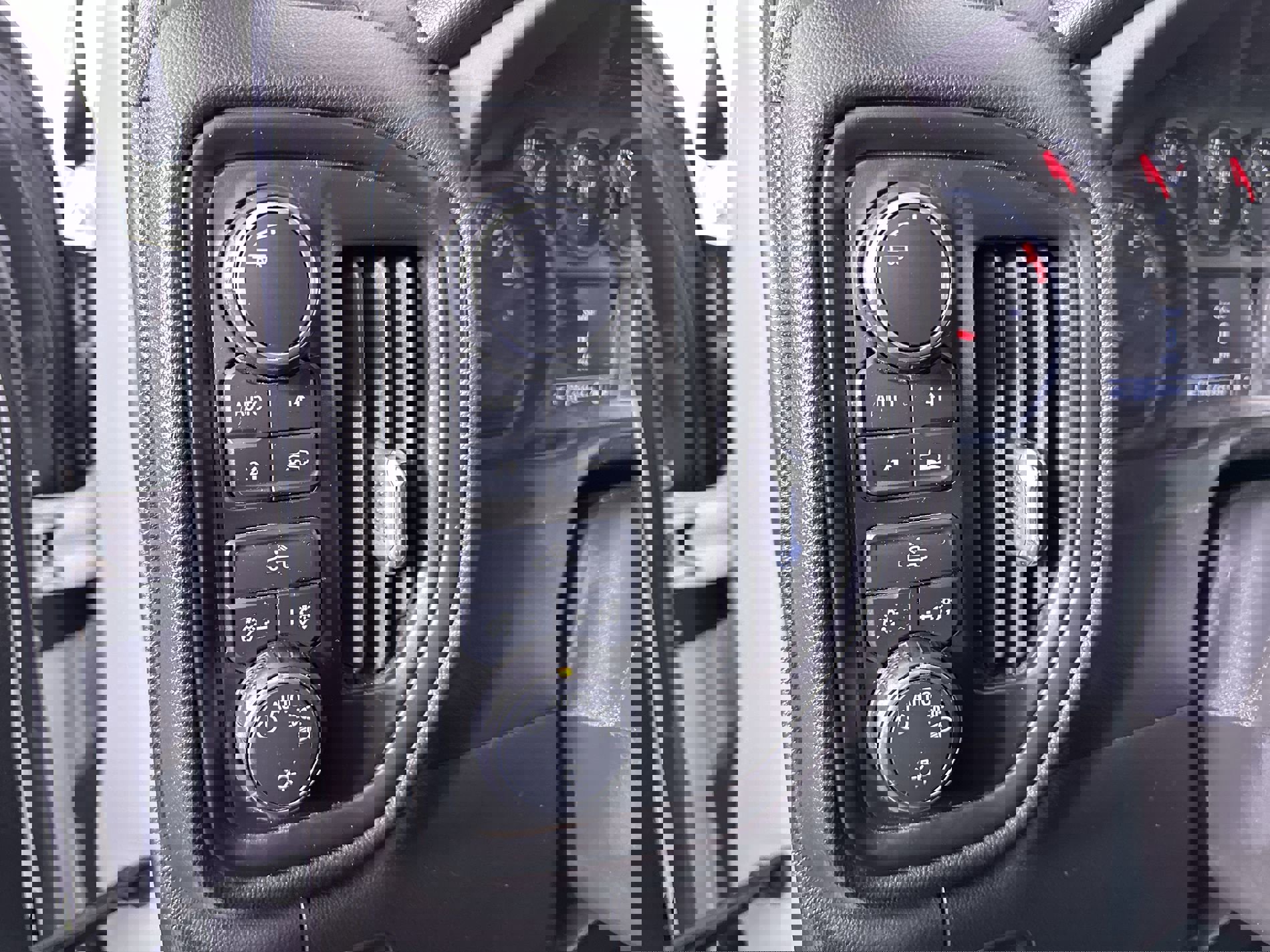 Used 2023 Chevrolet Silverado 1500 Custom image 54