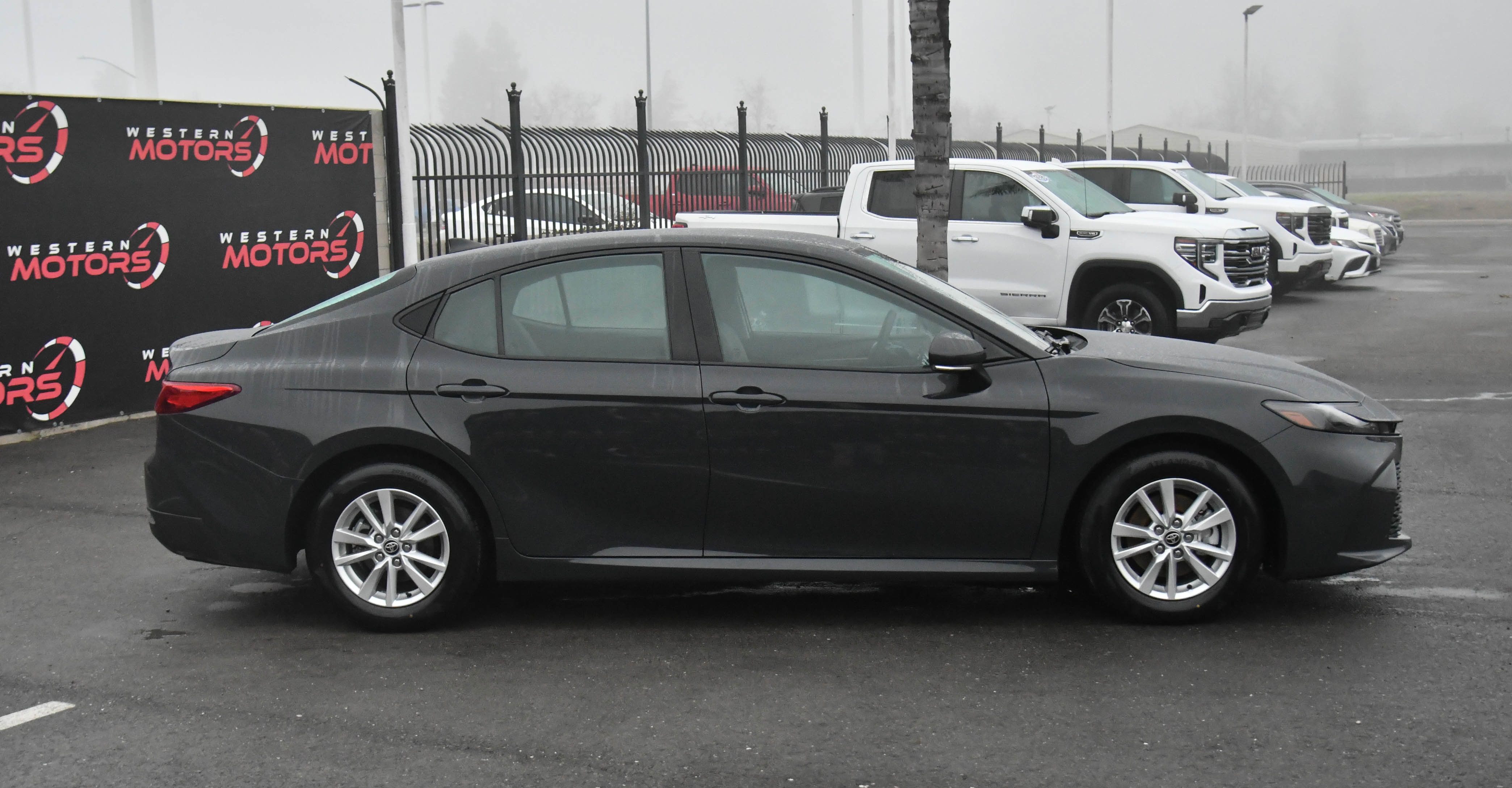 Used 2025 Toyota Camry LE image 9