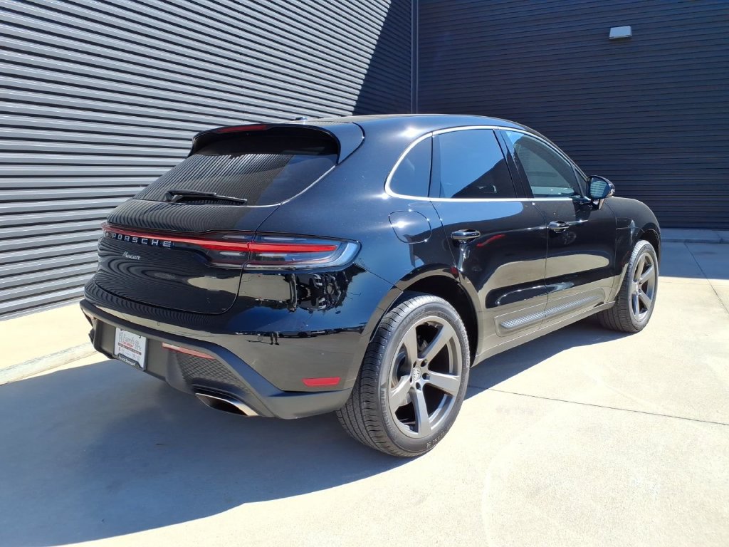 Certified 2026 Porsche Macan AWD/4WD image 6