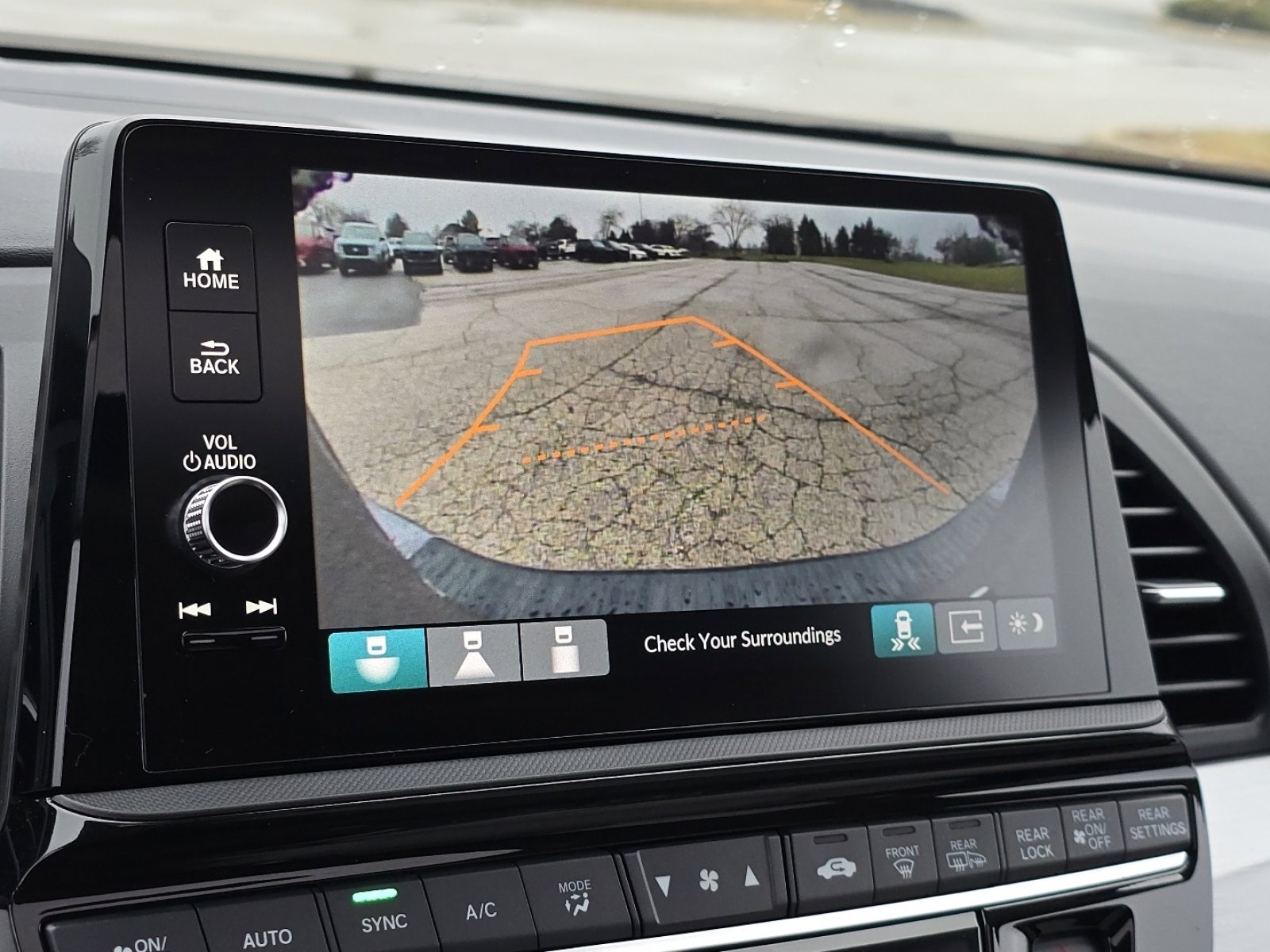 New 2026 Honda Odyssey Touring image 32