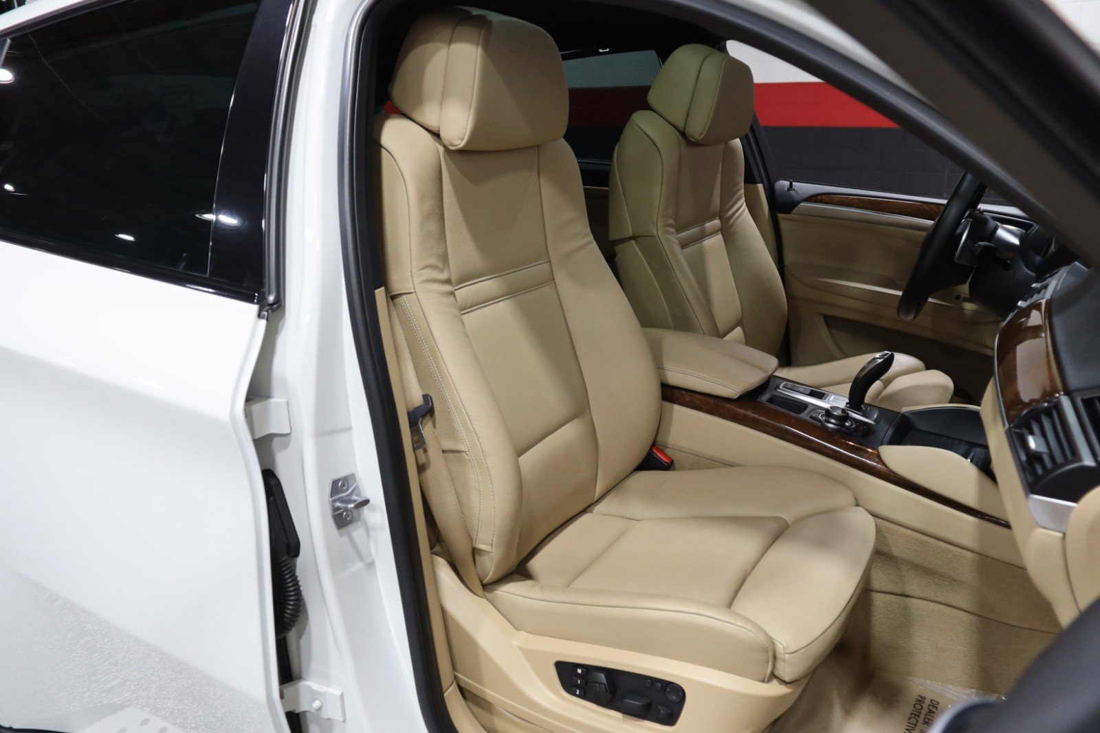 Used 2014 BMW X6 xDrive50i image 46