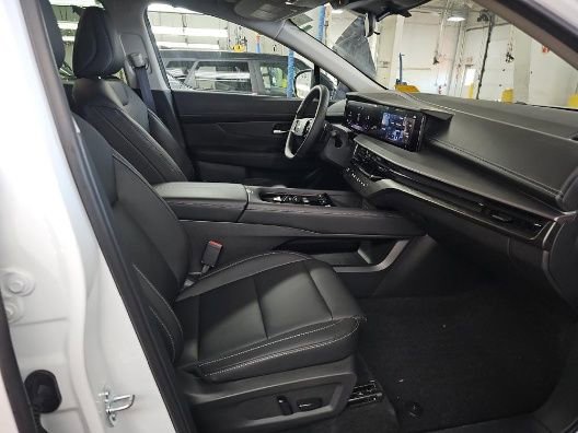 Used 2025 Nissan Murano SV AWD/4WD image 38