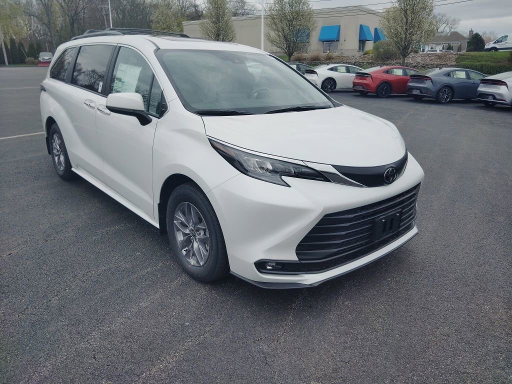 New 2026 Toyota Sienna XLE AWD/4WD image 1