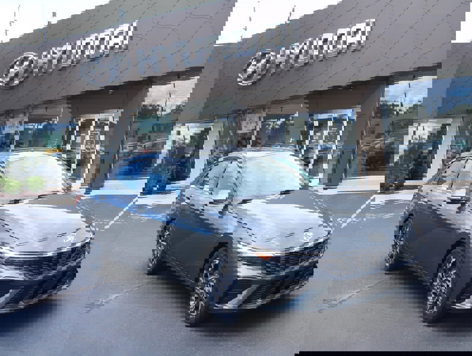 New 2025 Hyundai Elantra Limited