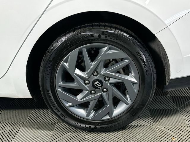 Used 2024 Hyundai Elantra SEL image 28