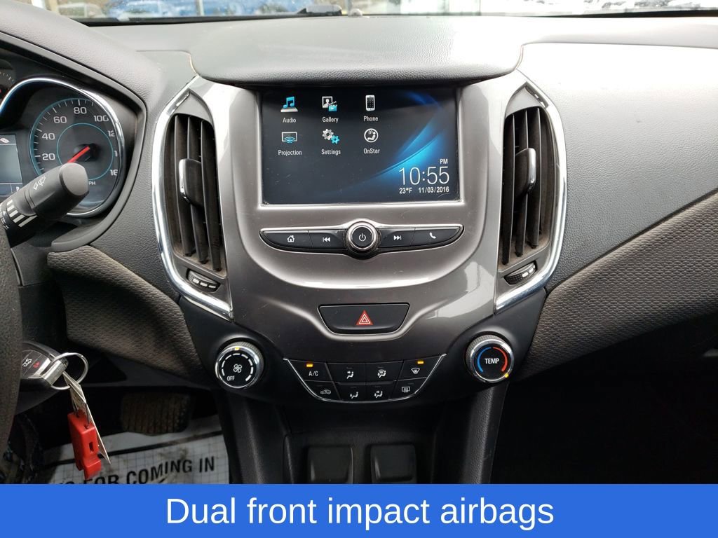 Used 2017 Chevrolet Cruze LT image 21
