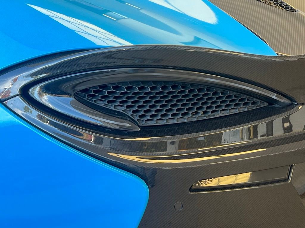 Used 2018 McLaren 570S Spider image 42