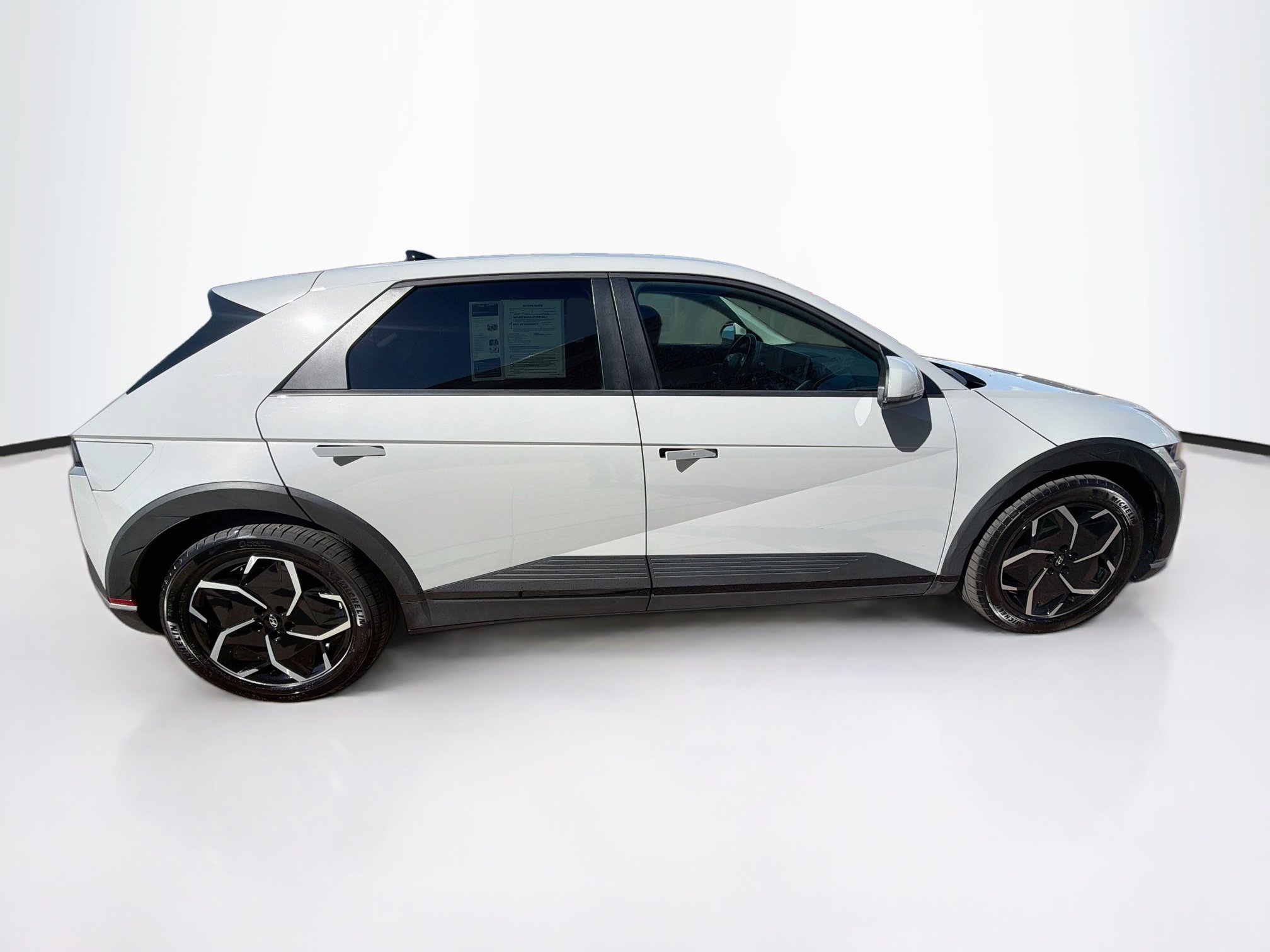 Used 2024 Hyundai Ioniq 5 SE AWD/4WD image 10