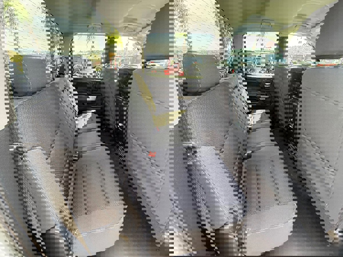 Used 2018 Chevrolet Silverado 1500 LT w/ LT Eassist Package image 22