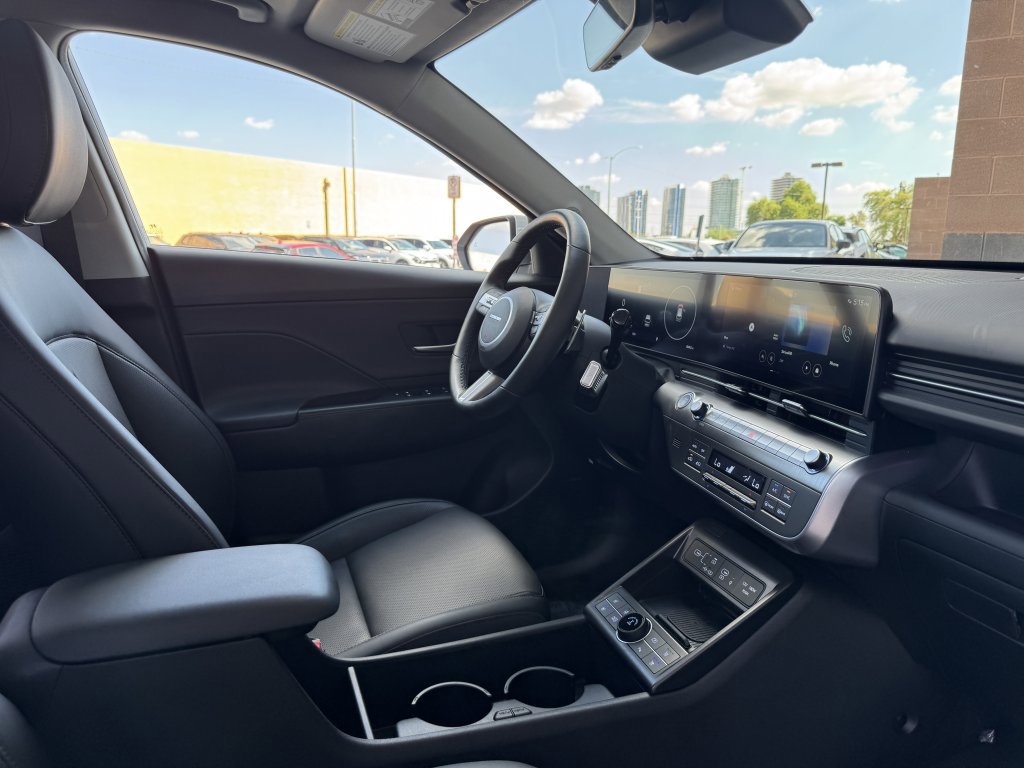 Used 2024 Hyundai Kona Limited image 41