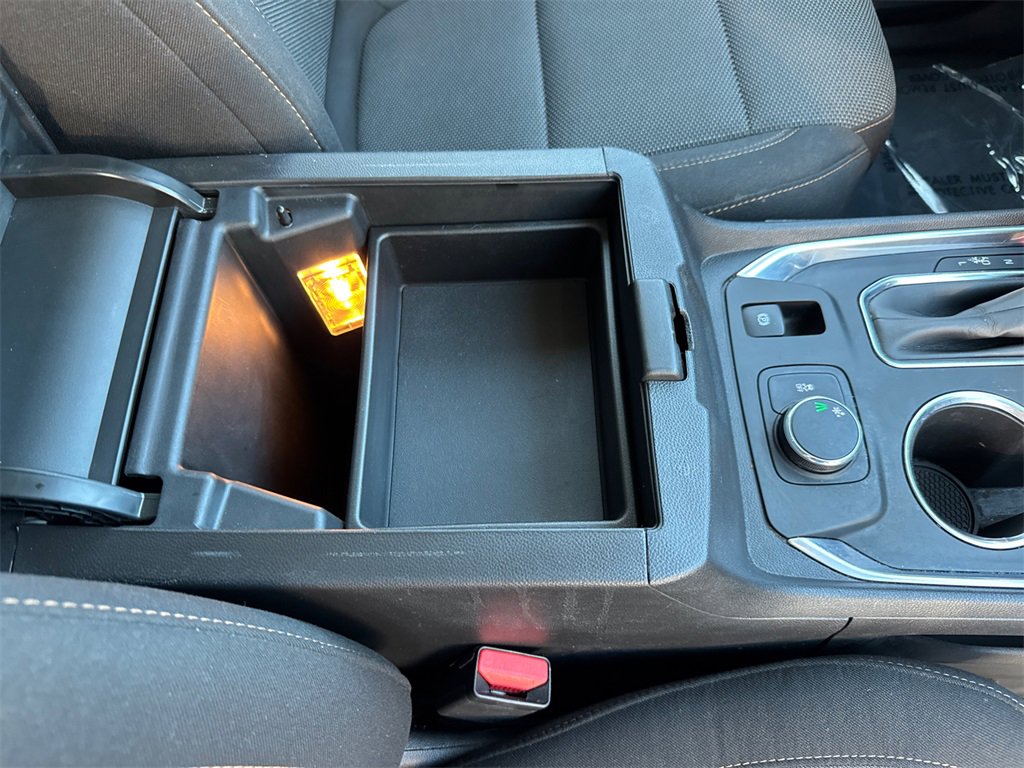 Used 2021 Chevrolet Traverse LS image 16