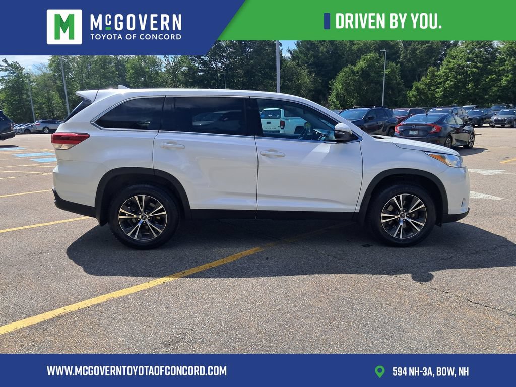 Used 2019 Toyota Highlander Plus AWD/4WD image 7