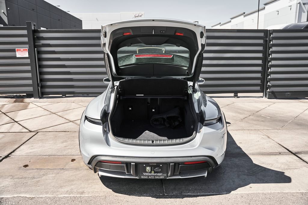 Used 2022 Porsche Taycan 4 Cross Turismo image 17