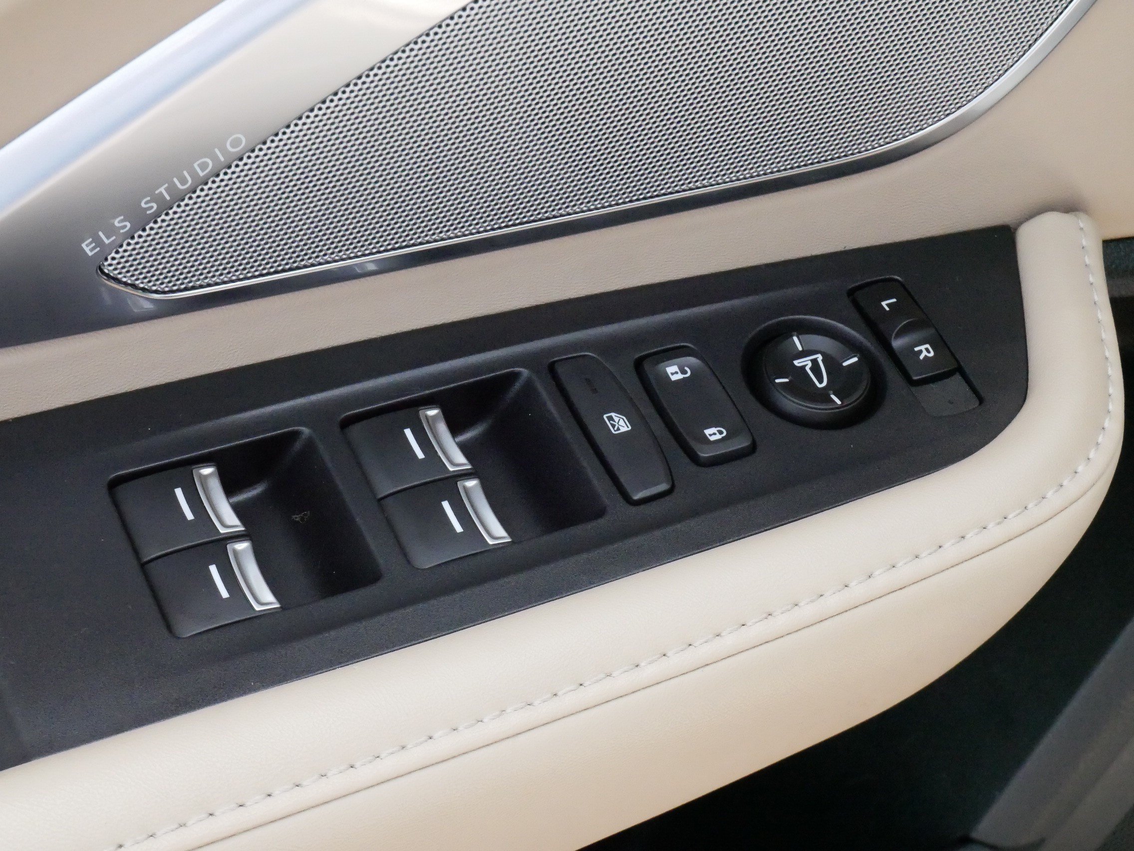 Used 2019 Acura RDX w/ Technology Package AWD/4WD image 19
