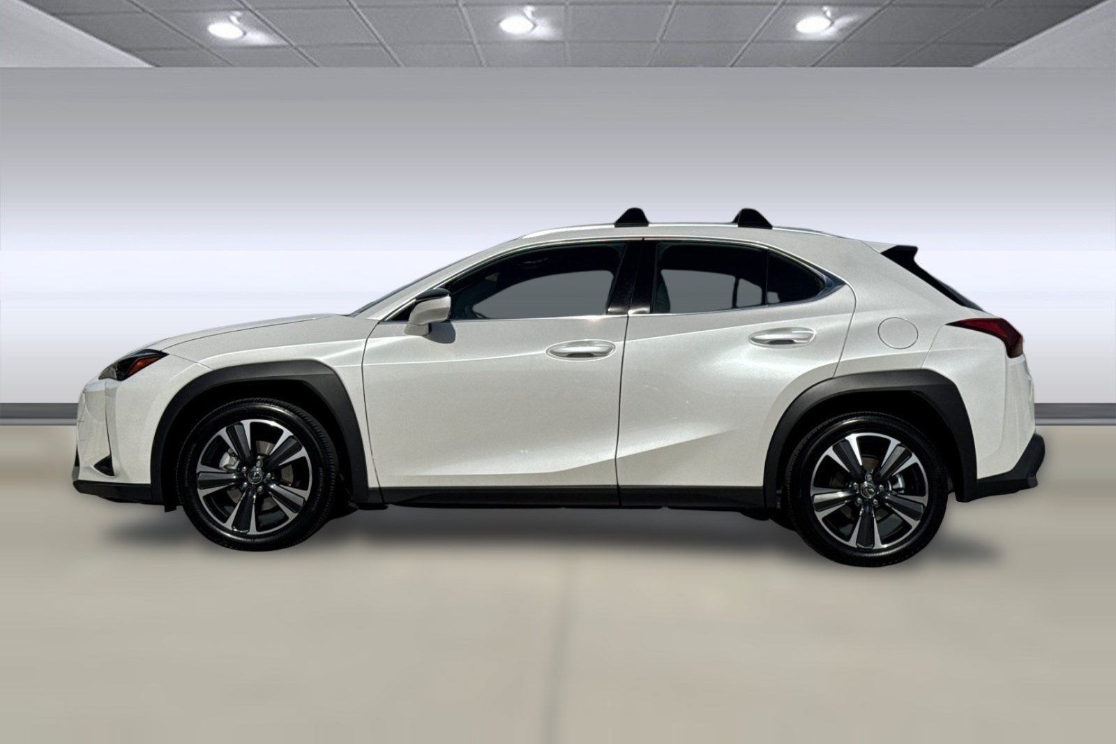 Used 2025 Lexus UX 300h FWD w/ Accessory Package (Z2) image 2
